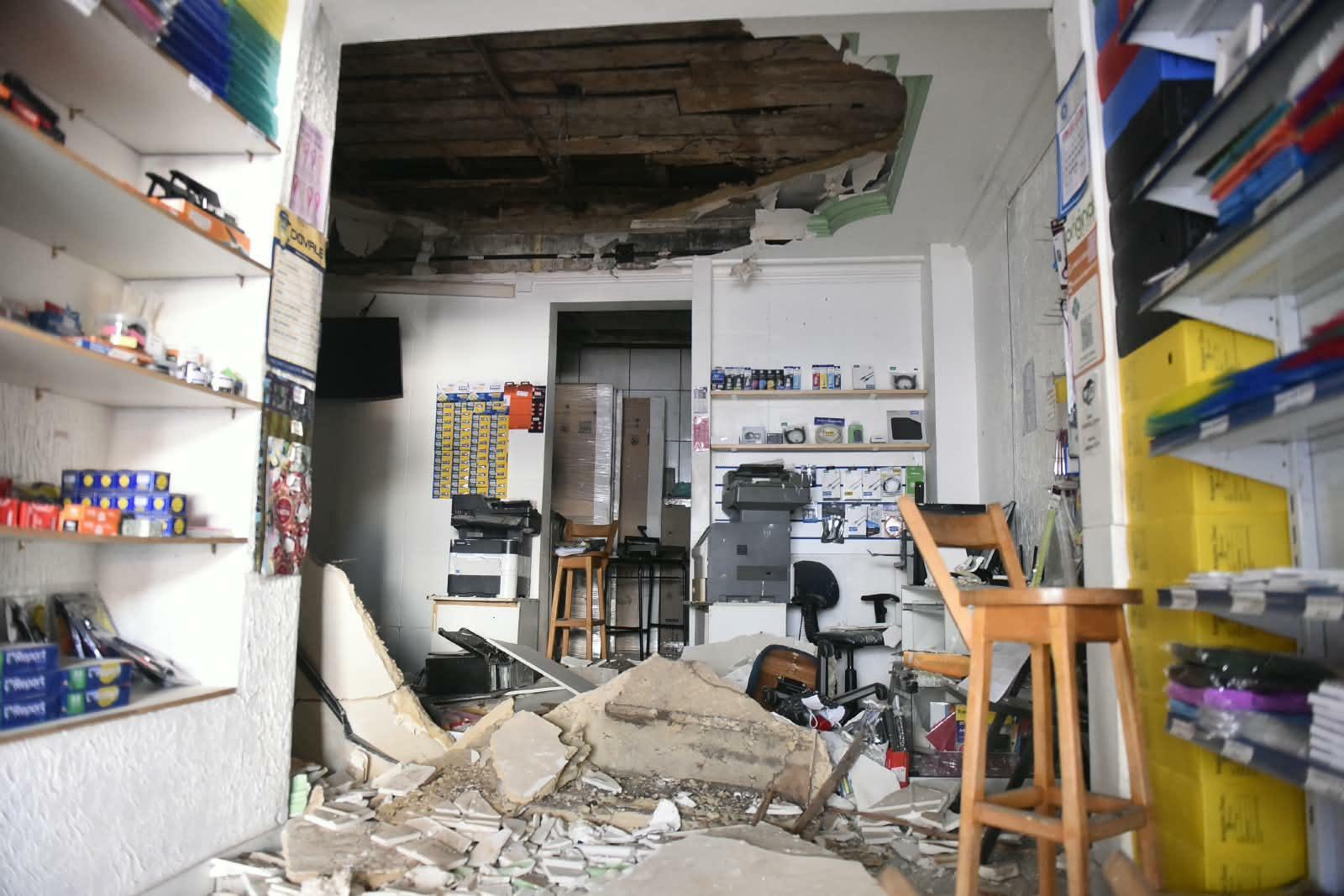 Desabamento durante obra deixa homem ferido dentro de comércio em Belém.